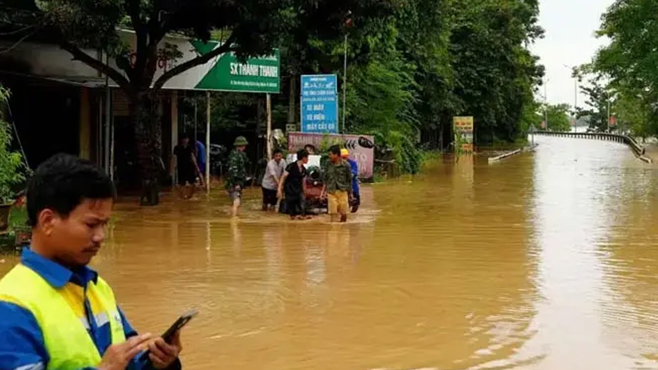 Vietnamda sel felaketi 4 olu 7 yarali 4qI89mHG